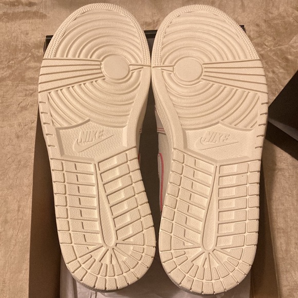 Jordan 1 Retro High Phantom Gym Red - Picture 7 of 7